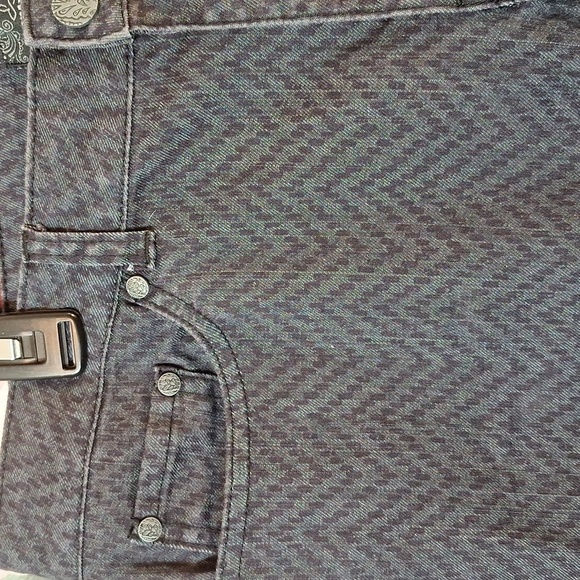 PRANA JEANS SIZE 12 CHEVRON PRINT IN DARK GRAY AND DARK PURPLE. - Picture 3 of 9